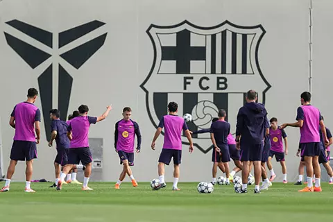 المران الختامي لبرشلونة.. تواجد كوندي وتأكد غياب رافينيا عن الكلاسيكو